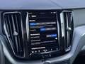 Volvo XC60 2.0 T6 Plug-in hybrid AWD R-Design 349 PK | Pano | Grijs - thumbnail 13