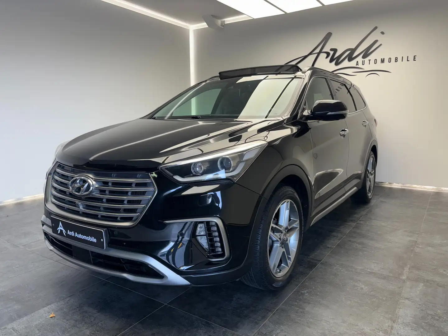 Hyundai Grand Santa Fe 2.2 CRDi *7 PLACES*TOIT OUV*CAMERA 360*GARANTIE* Schwarz - 1