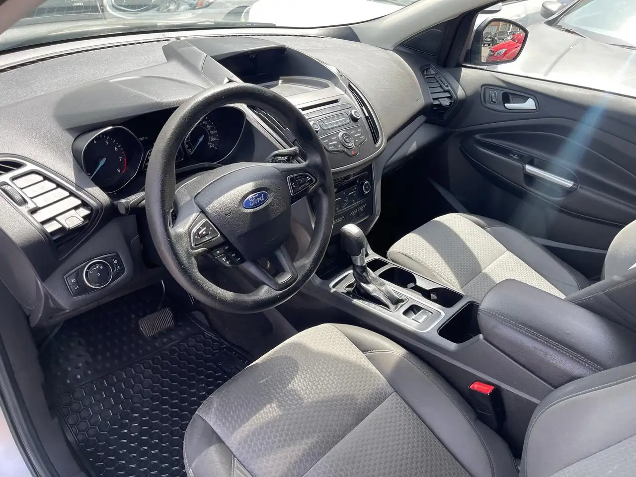 Ford Escape снимка Ford Escape