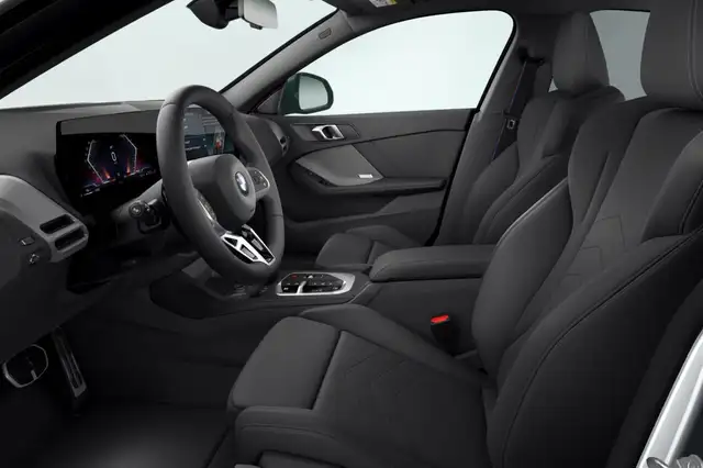 BMW 2 Series view 4