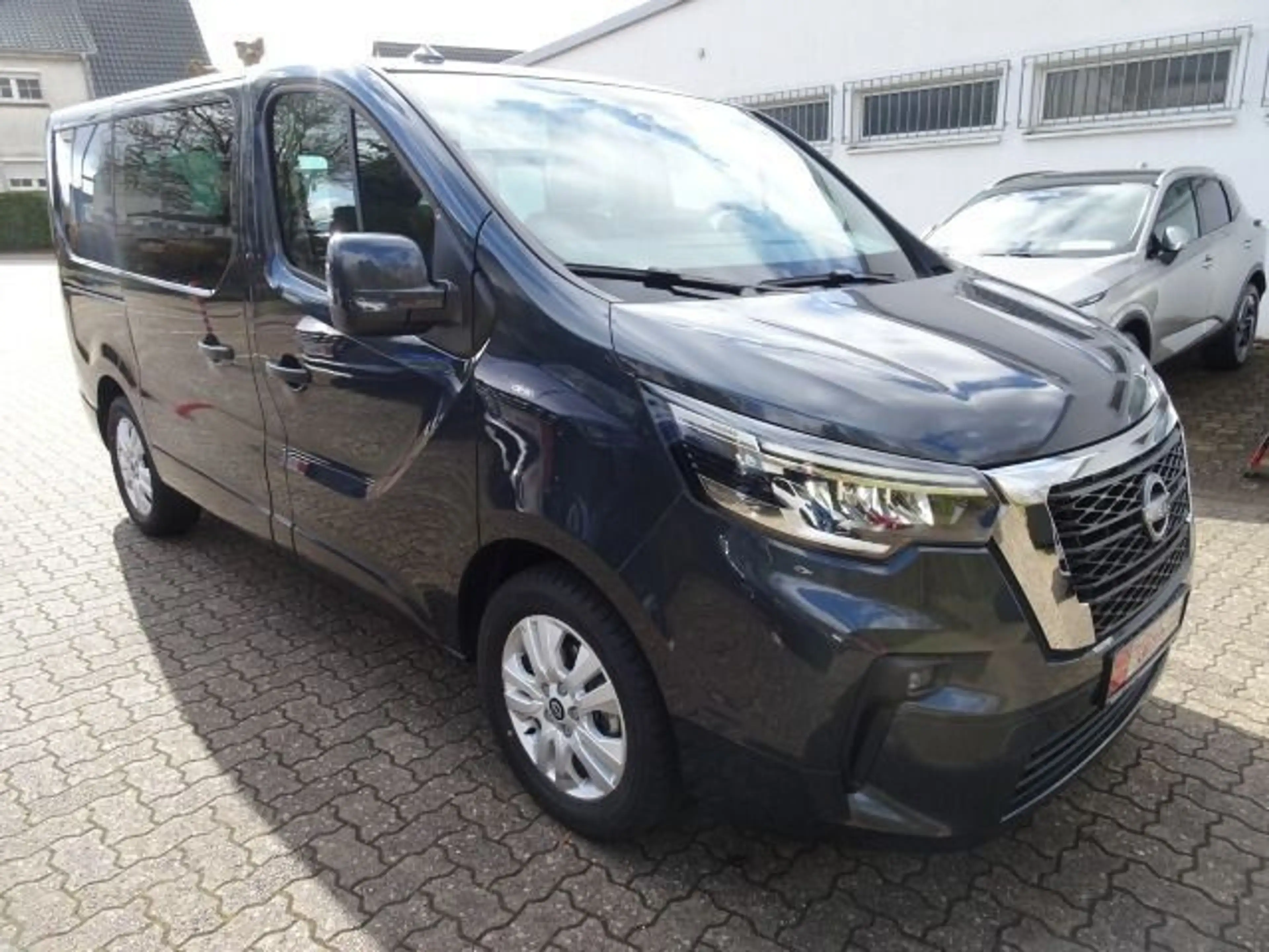 Nissan Primastar 2,8t dCI 150 Tekna 8 Sitzer — photo 7