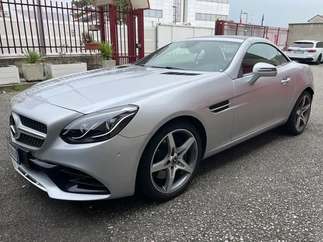 Mercedes-Benz SLC 180 Premium AMG