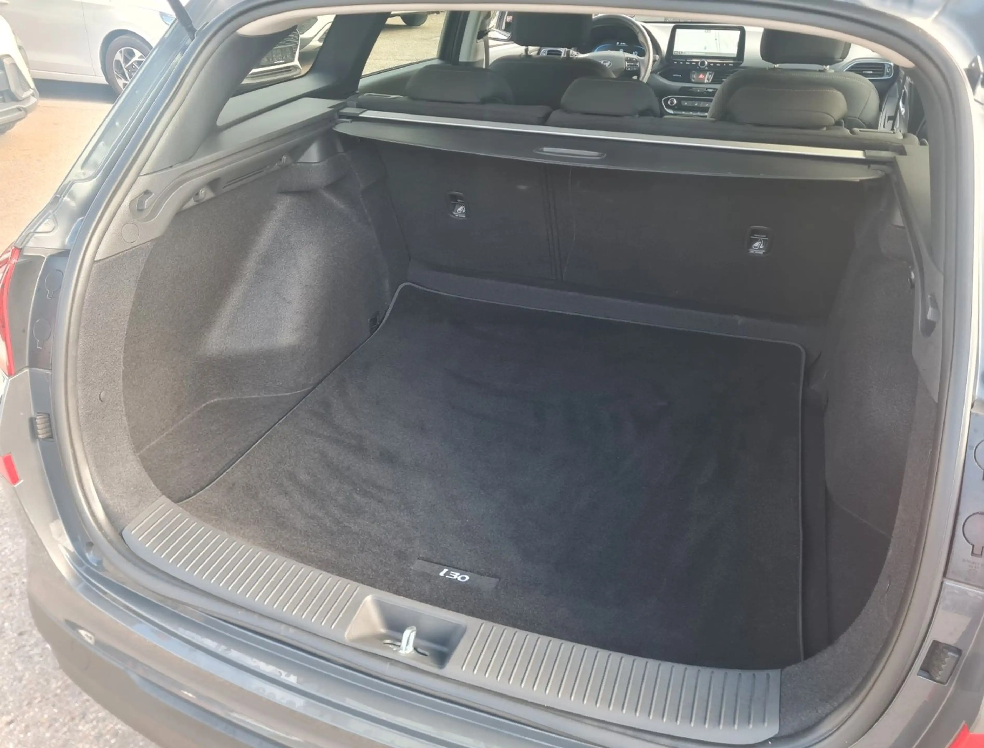 Hyundai i30 1.0 T-GDI Smart DCT Navi/PDC/MFL/Kamera/Alu — photo 9