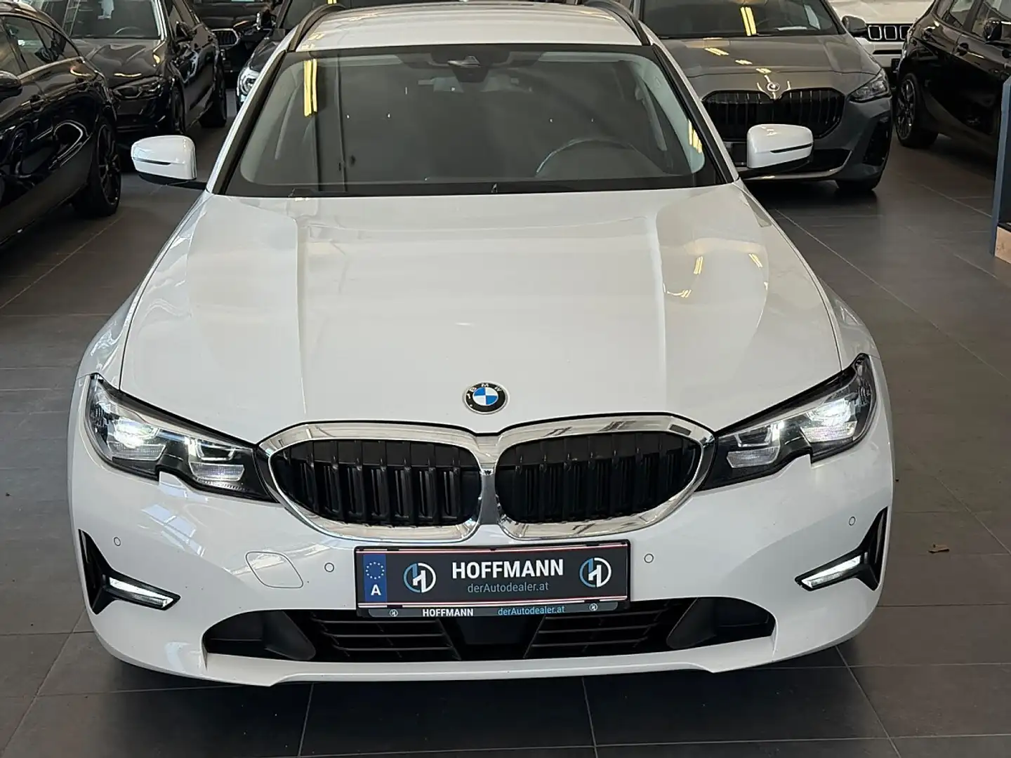 BMW 318 d 48 V Touring Aut. AHK/Sportsitze/ACC+/SH Weiß - 2