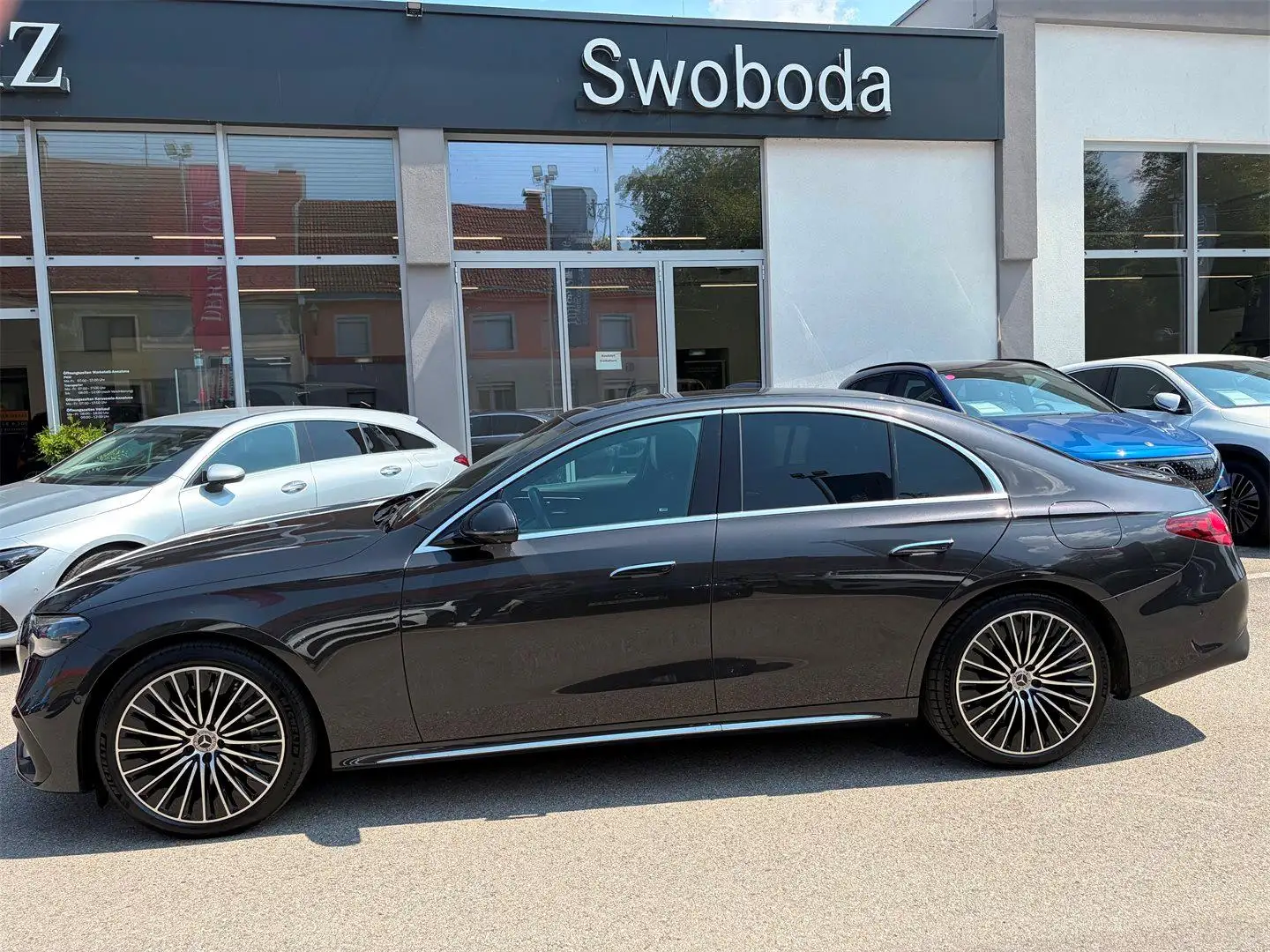 Mercedes-Benz E 300 de 4M AMG Line Airmatic Burmester Neues Mode Schwarz - 2