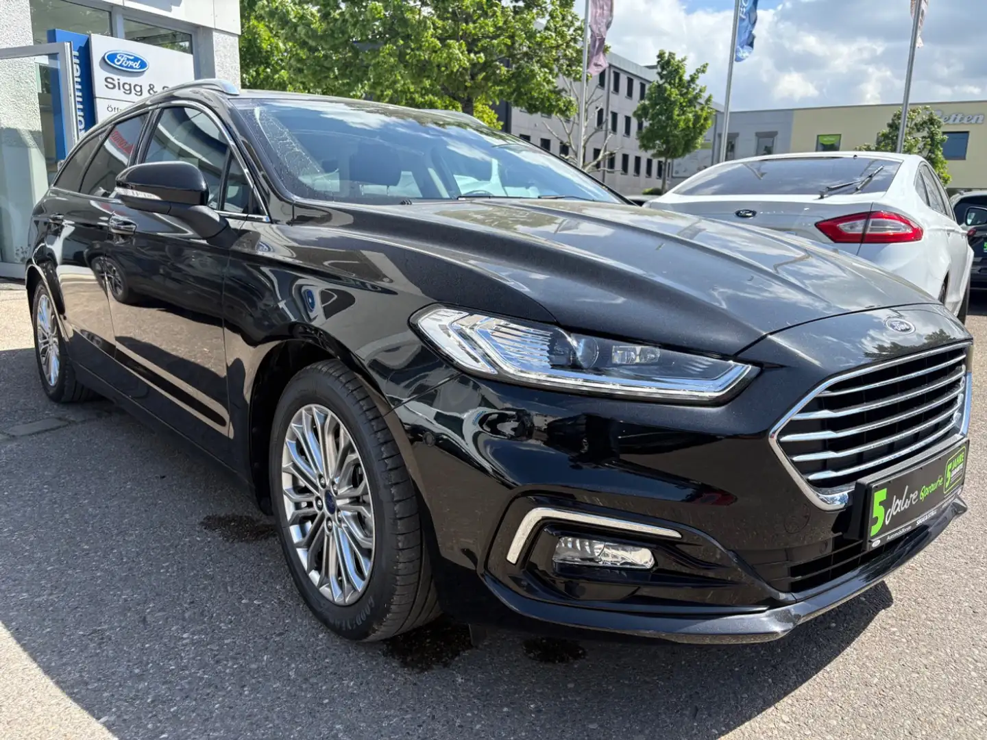 Ford Mondeo Turnier Hybrid Titanium LED*ACC*NAV*TWA*4xSHZ Nero - 2