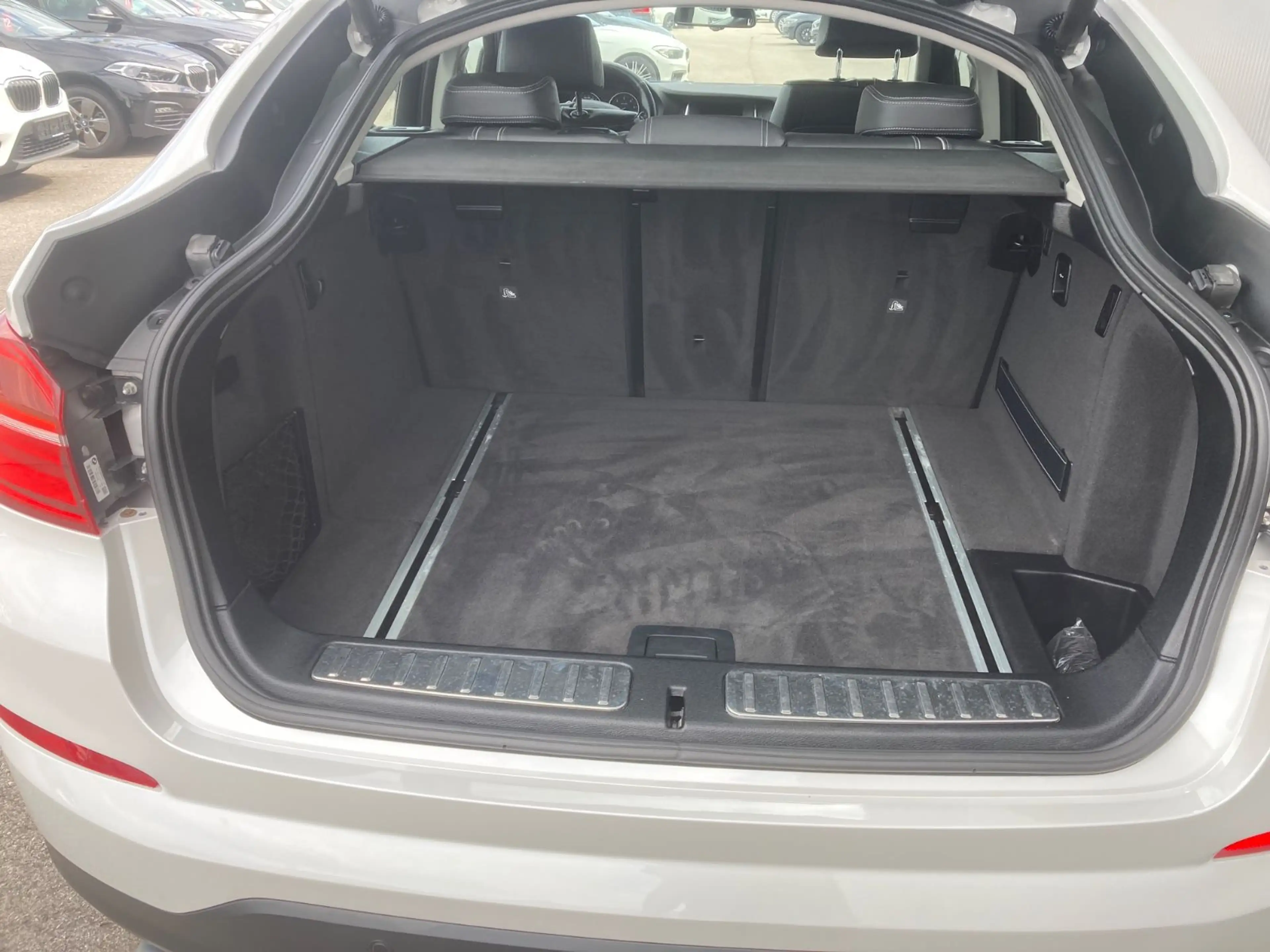 BMW X4 xDrive20dA*Glasdach*Sportsitz*HiFi*X-Line — photo 4