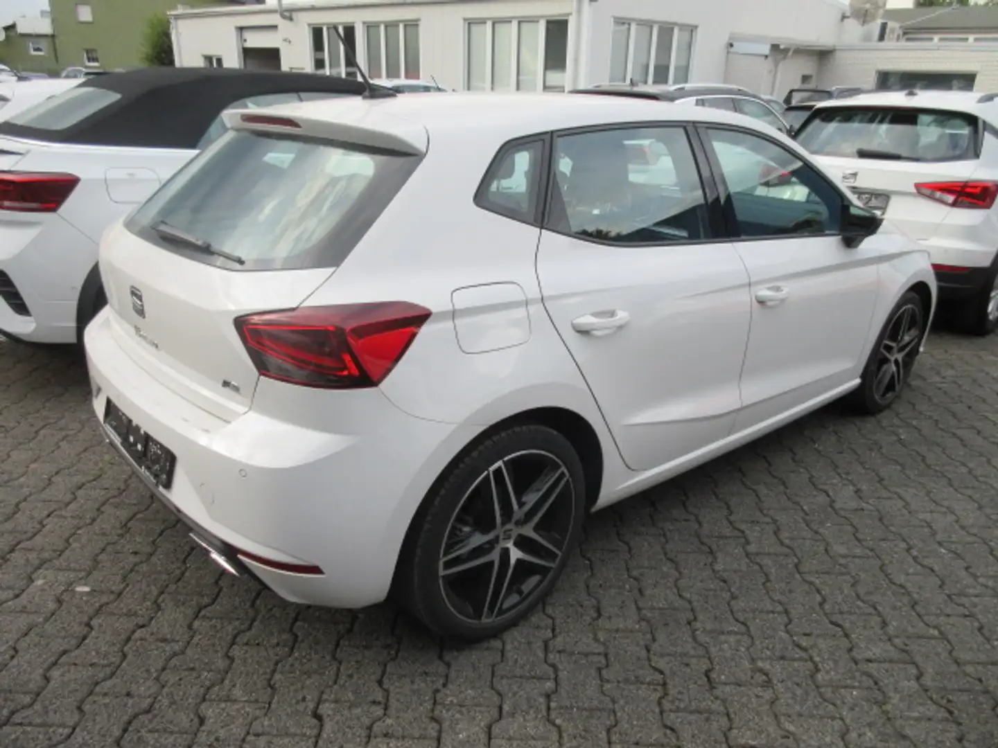 SEAT Ibiza FR 1.0 TSI DSG NAVI KAMERA LED ACC ALU 18 ASSIST SITZHEIZUNG CLIMATRONIC eFH ZV Weiß - 2