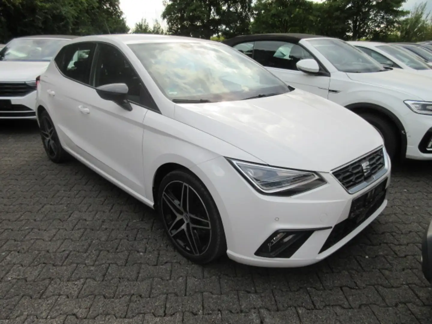 SEAT Ibiza FR 1.0 TSI DSG NAVI KAMERA LED ACC ALU 18 ASSIST SITZHEIZUNG CLIMATRONIC eFH ZV Weiß - 1