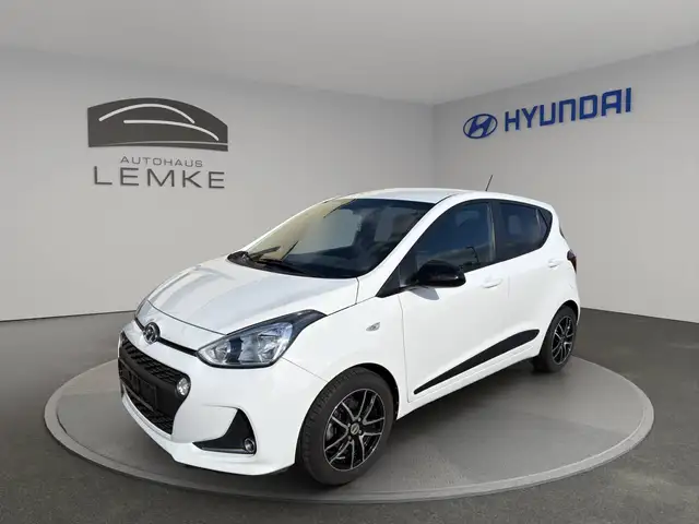 Hyundai i10 i10 1.2 PASSION PLUS - NAVIGATION - SITZHEIZUNG - LENKRADHEIZUNG - WINTERRÄDER - WENIG KILOMETER