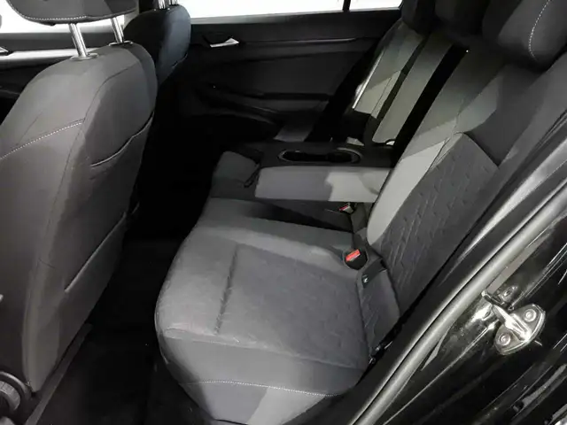Volkswagen Golf view 13
