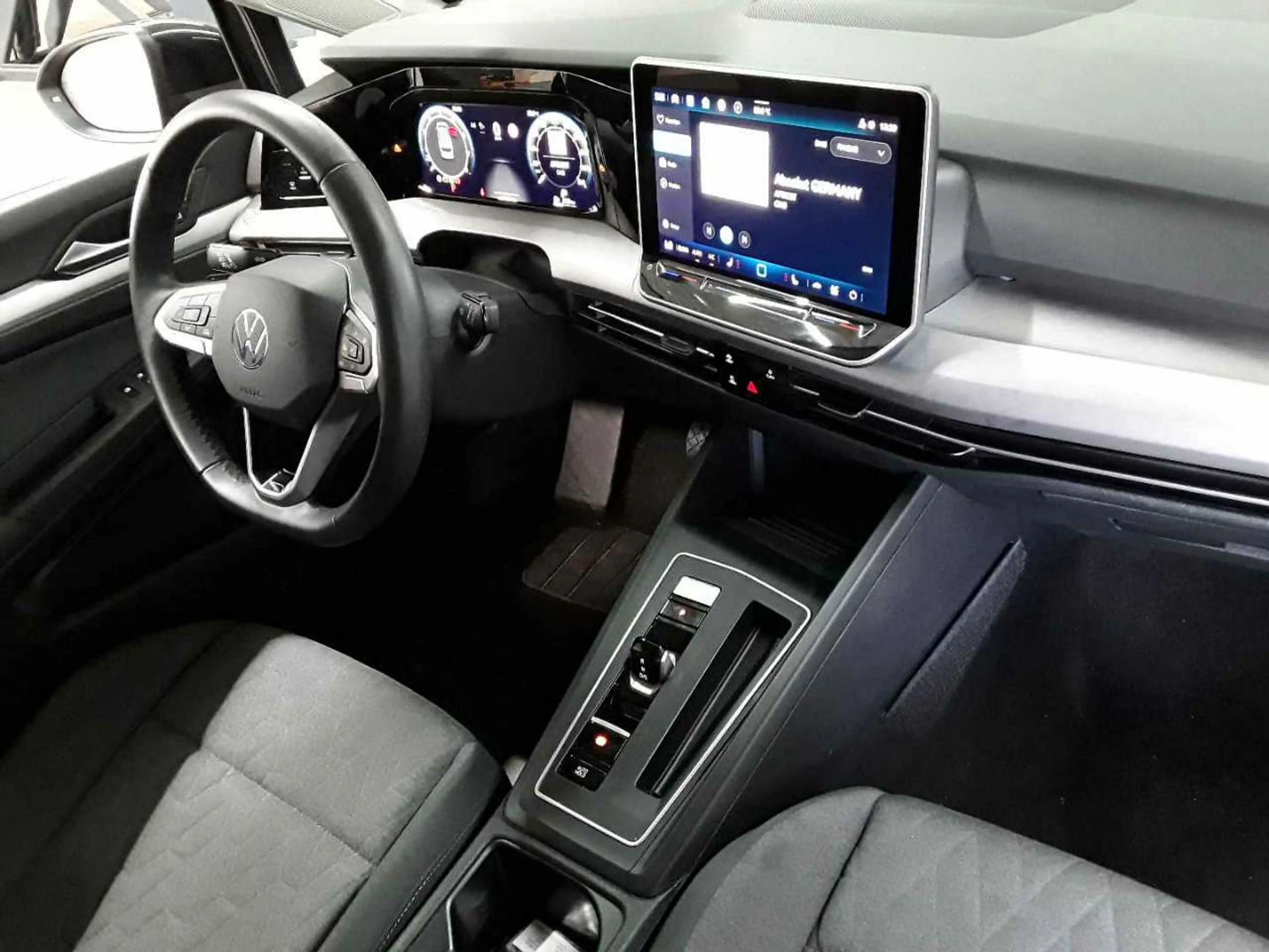 Volkswagen Golf Golf Variant 1.5 eTSI OPF DSG Life ACC SHZ APP — photo 9