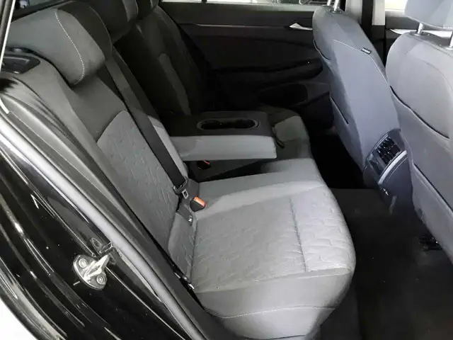 Volkswagen Golf view 14