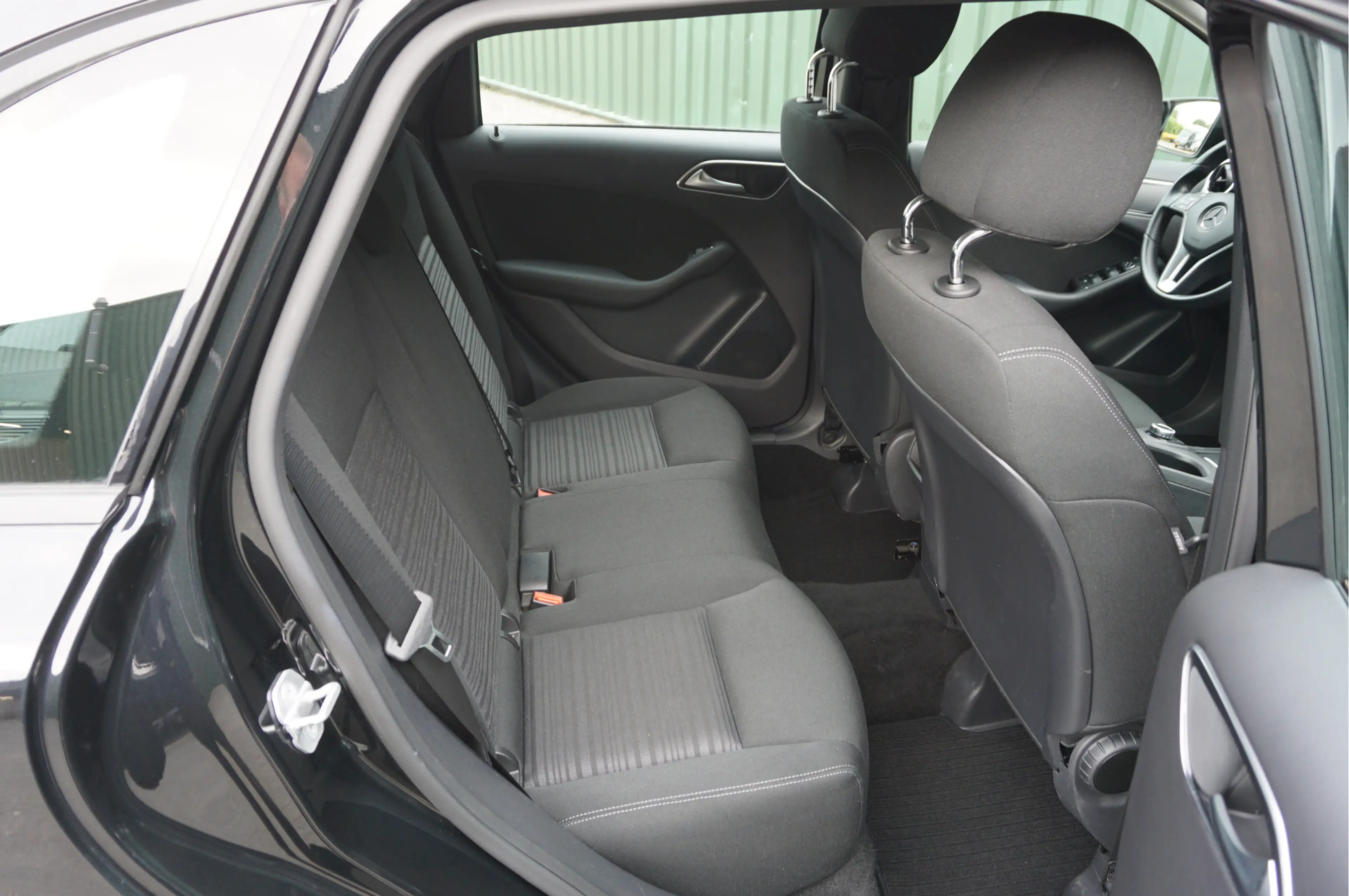 Mercedes-Benz B 180 Ambition + Trekhaak/ PDC/ Cruise/ Xenon/ Airco/ 17 — photo 13