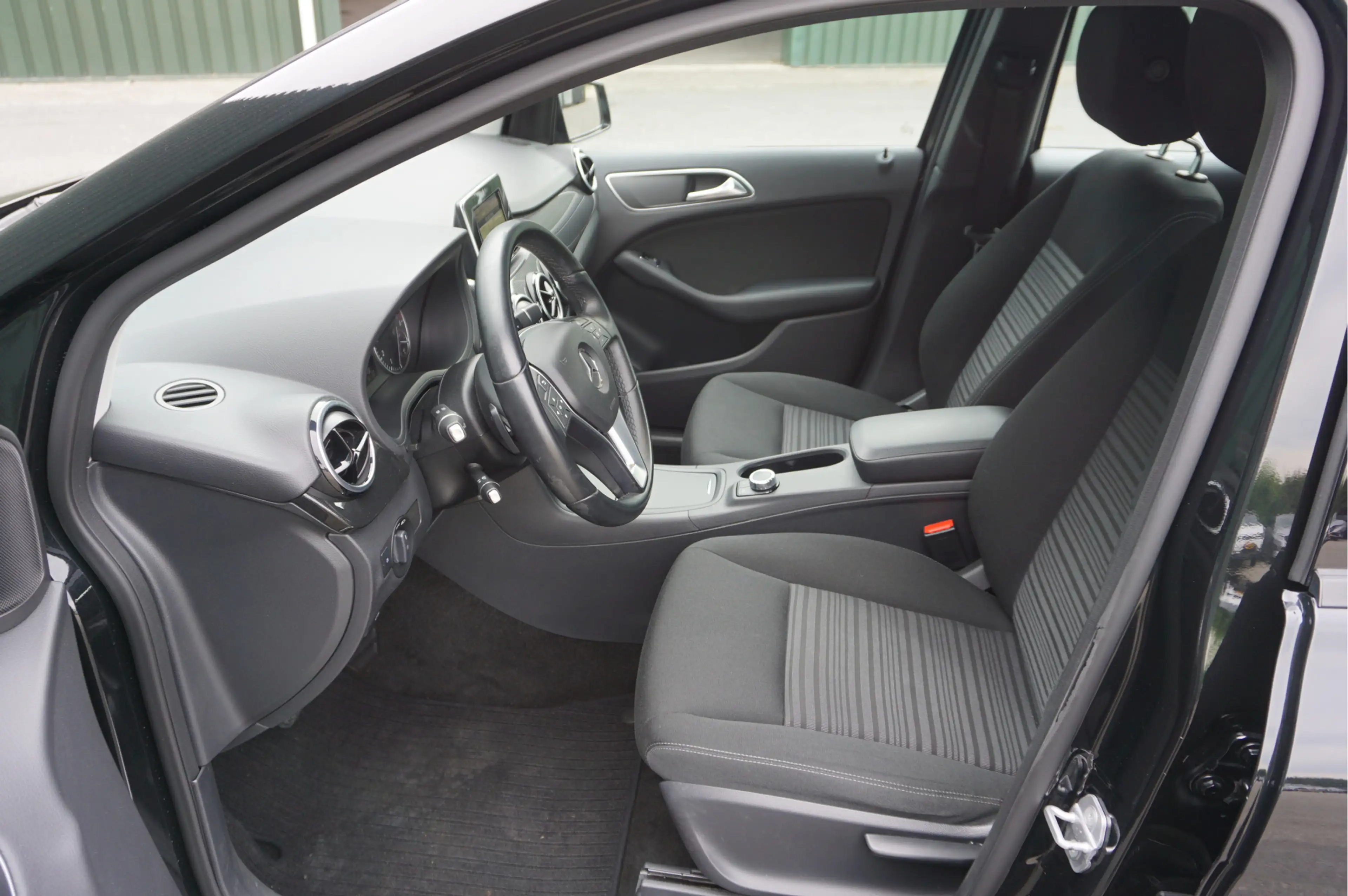 Mercedes-Benz B 180 Ambition + Trekhaak/ PDC/ Cruise/ Xenon/ Airco/ 17 — photo 10