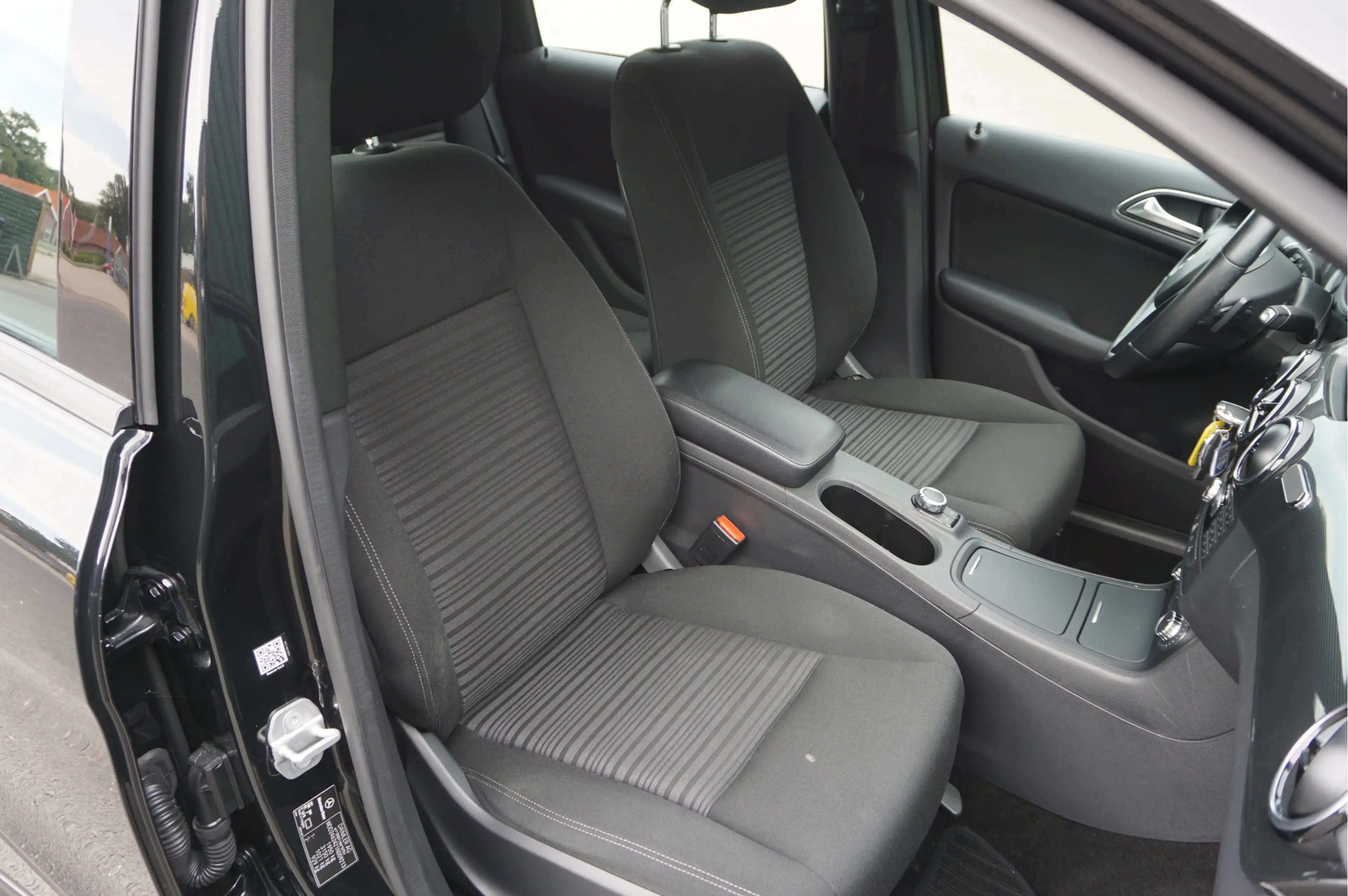 Mercedes-Benz B 180 Ambition + Trekhaak/ PDC/ Cruise/ Xenon/ Airco/ 17 — photo 8