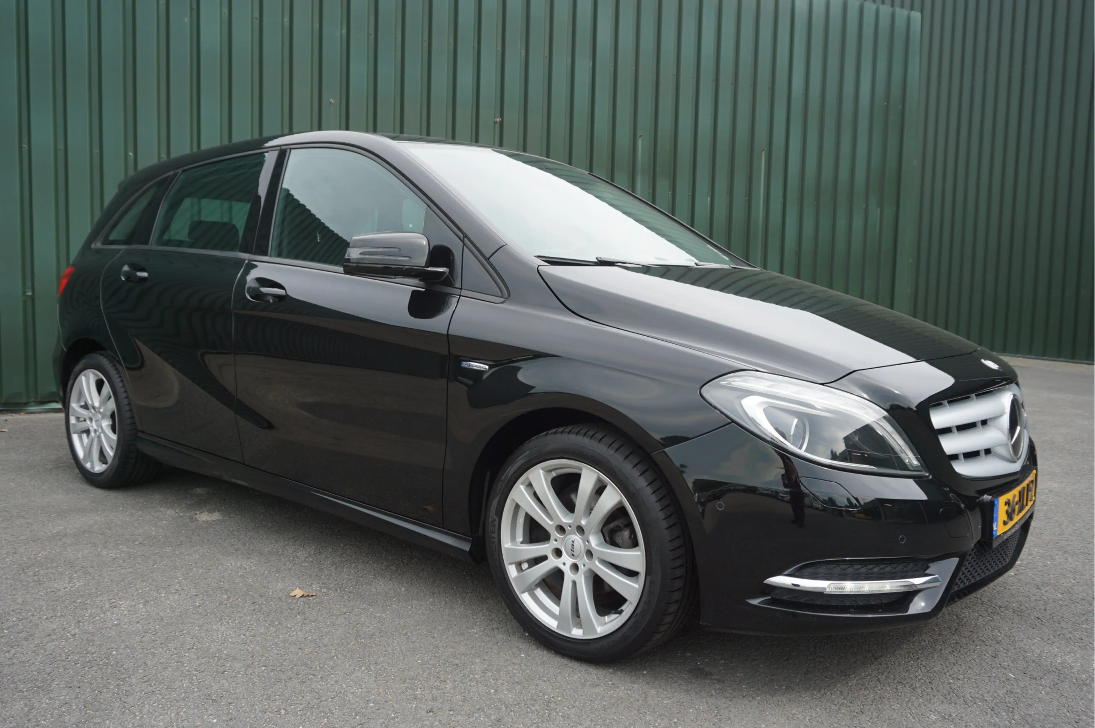 Mercedes-Benz B 180 Ambition + Trekhaak/ PDC/ Cruise/ Xenon/ Airco/ 17 — photo 3