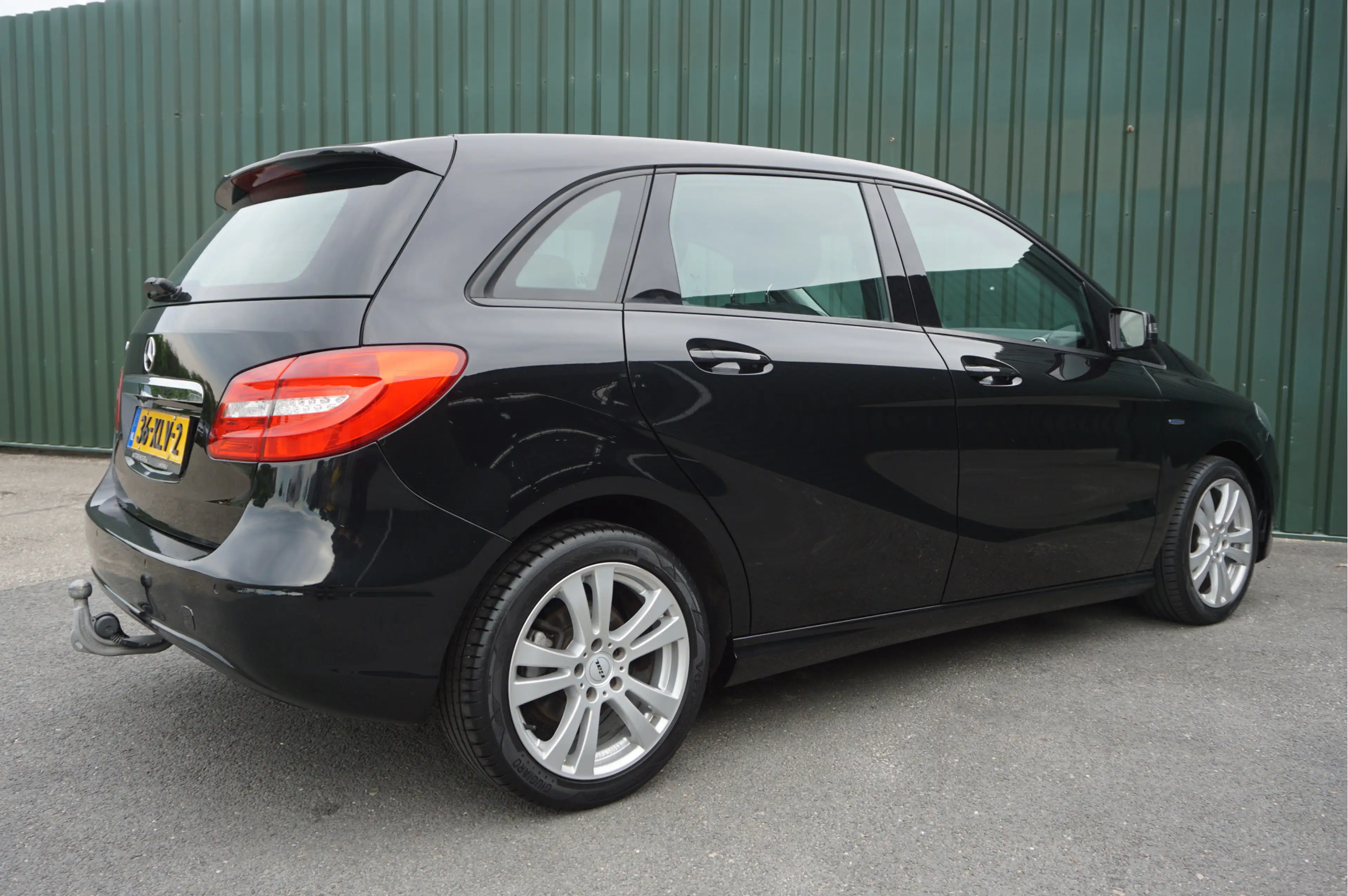 Mercedes-Benz B 180 Ambition + Trekhaak/ PDC/ Cruise/ Xenon/ Airco/ 17 — photo 4