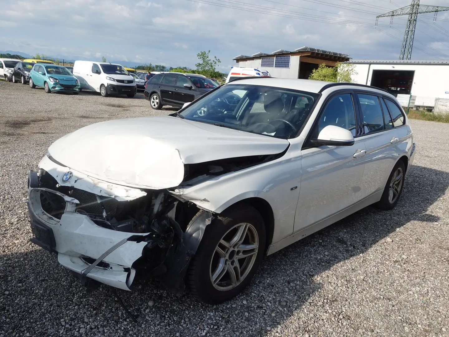 BMW 318 318d xDrive Blanc - 2