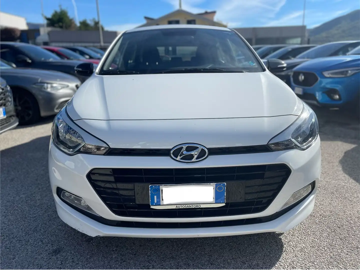 Hyundai i20 1.2 ECONEXT 75CV Weiß - 2