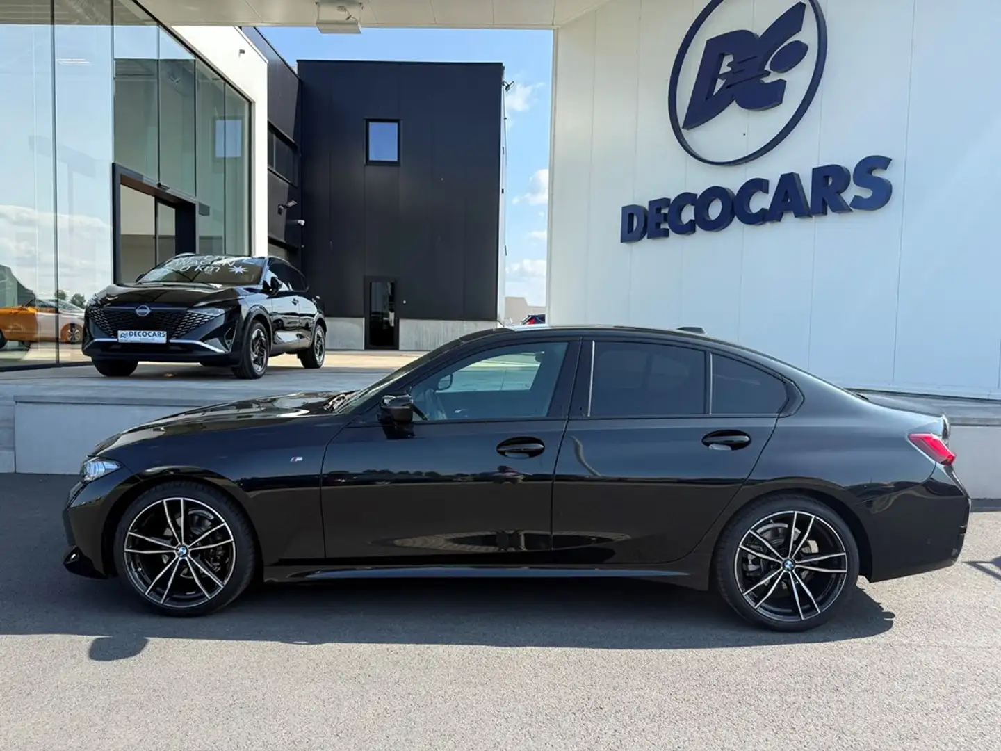 BMW 318 // Grote virtual cockpit - Carplay - M-Pack // Schwarz - 2