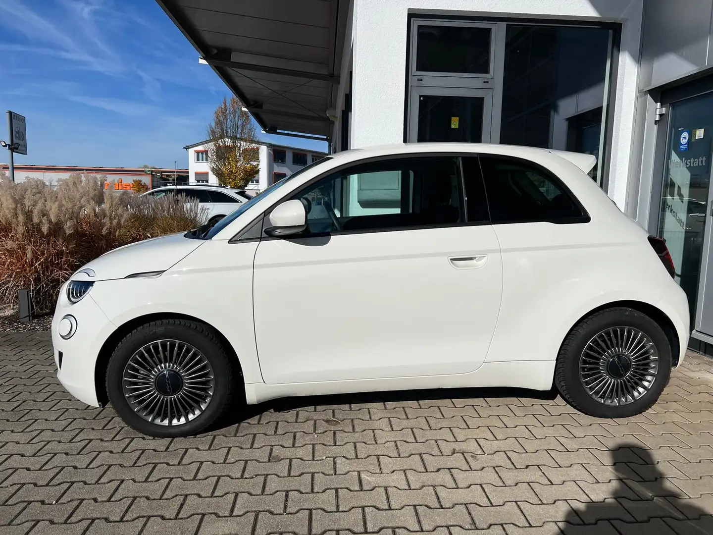 Fiat 500 e Lim. Icon LED Kamera Navi CarPlay HV-42kwh Blanc - 2