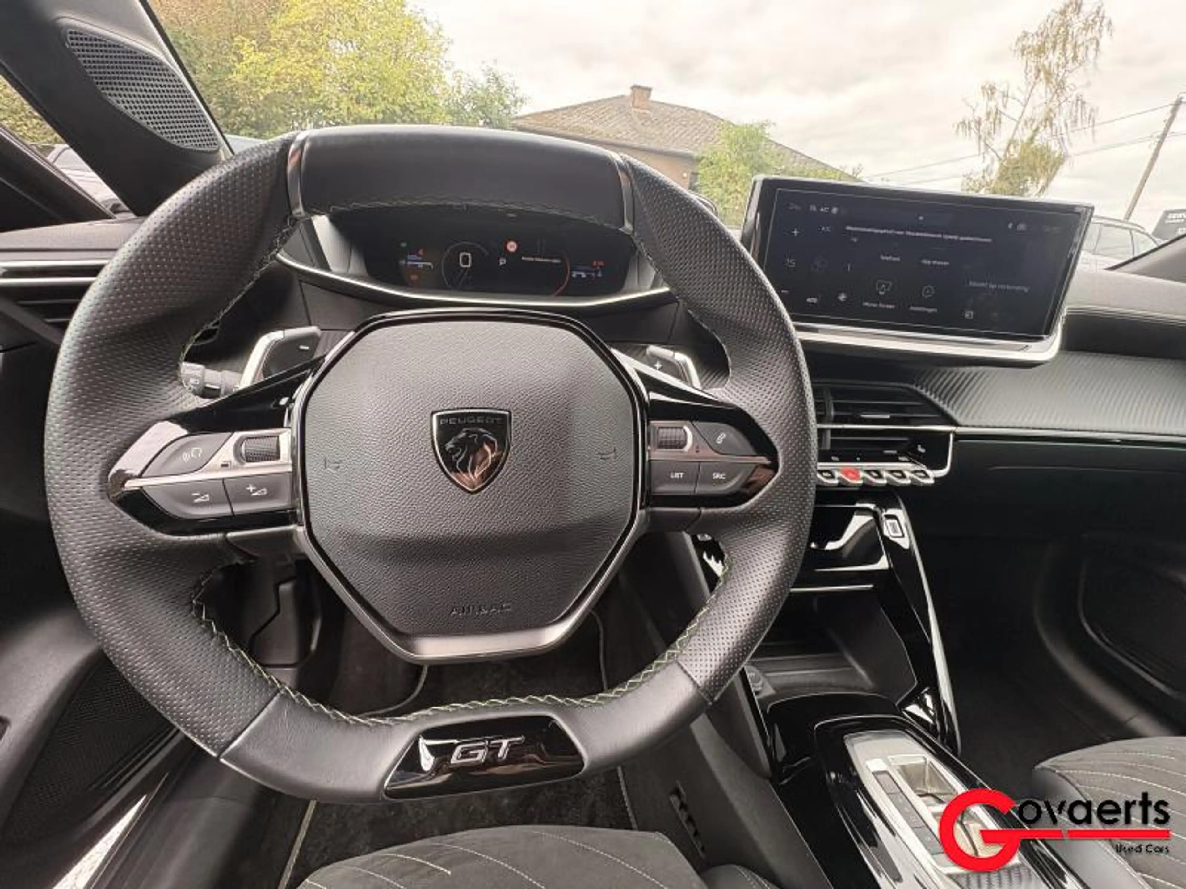 Peugeot 208 GT Line — photo 5