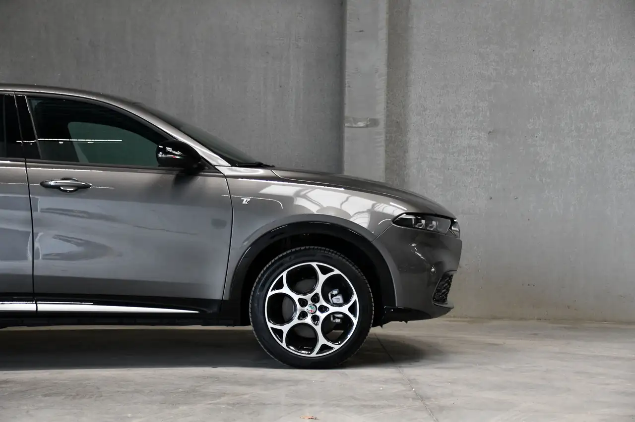 Alfa Romeo Tonale 2023 — фото 10