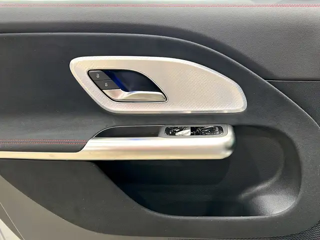 Mercedes-Benz GLB view 14