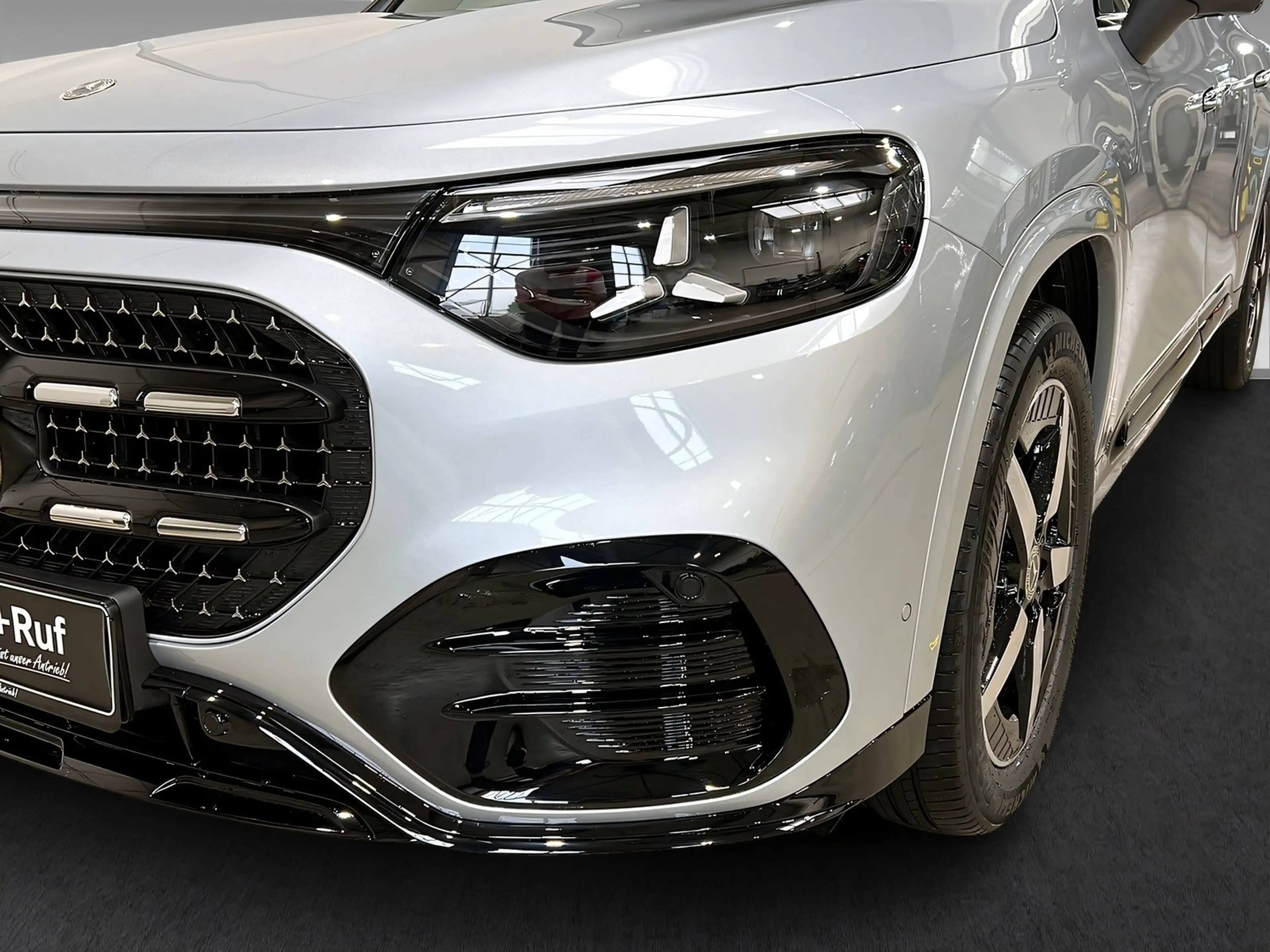 Mercedes-Benz GLB 200 AMG+FACELIFT+LED+DISTR+NIGHT+Pano+AHK — photo 3