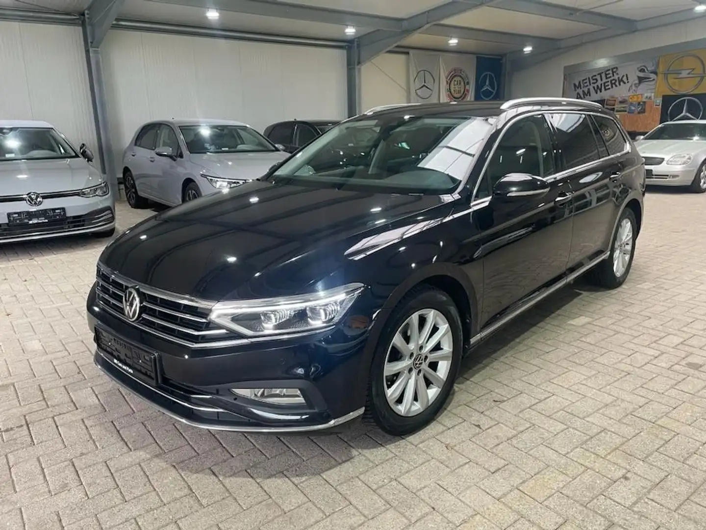 Volkswagen Passat Variant 2.0 TDI Elegance   AHK IQ-LED ACC Schwarz - 1