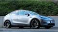 Tesla Model Y Performance Dual AWD, AHK, in neuwertigem Zustand Grau - thumbnail 4