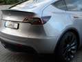 Tesla Model Y Performance Dual AWD, AHK, in neuwertigem Zustand Grau - thumbnail 13