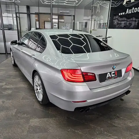 BMW 5 Series view 6