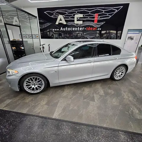 BMW 5 Series view 3