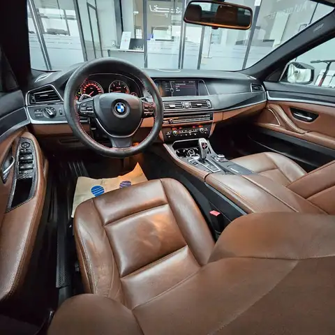 BMW 5 Series view 13