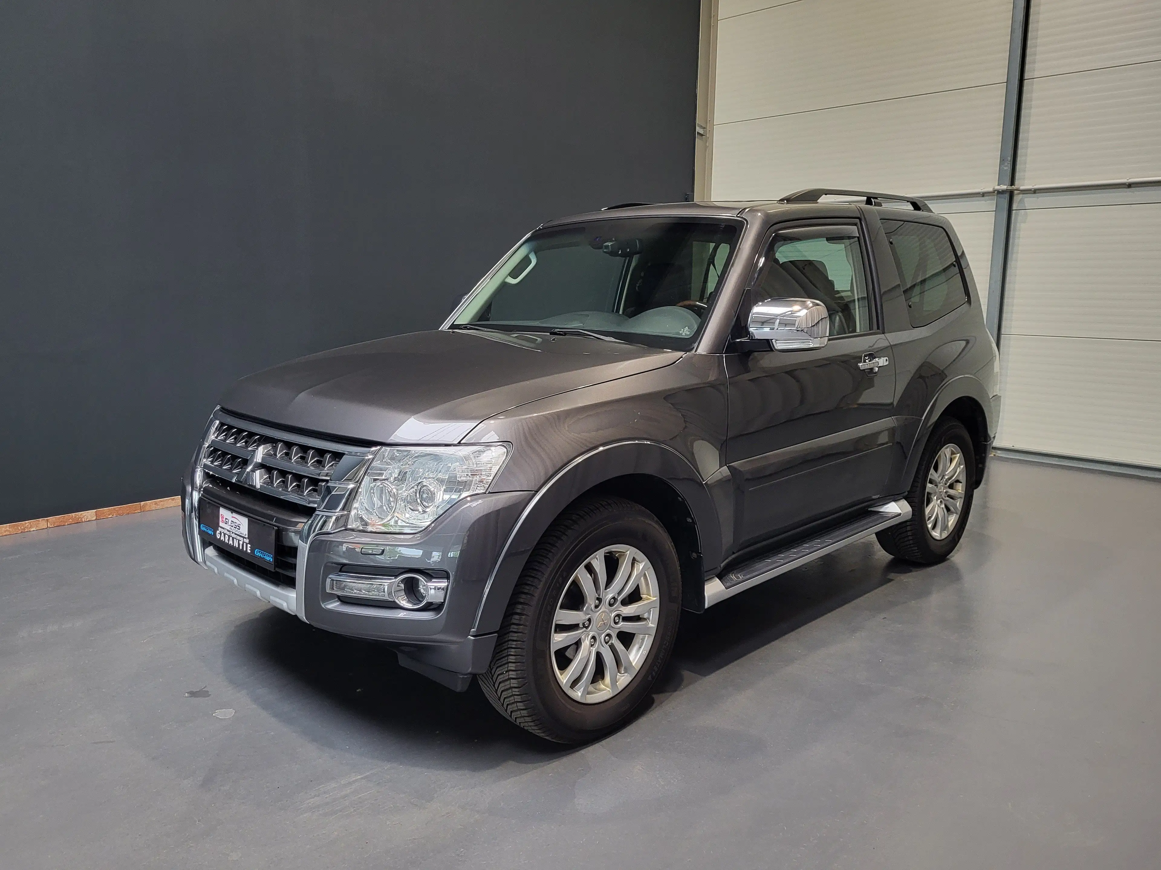 Mitsubishi Pajero 3.2 DI-D Top *Navi| Xenon| Kamera| AHK*