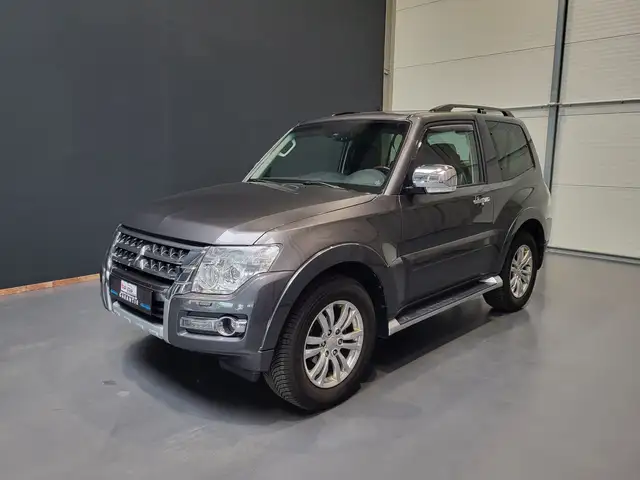 Mitsubishi Pajero 3.2 DI-D Top *Navi| Xenon| Kamera| AHK*