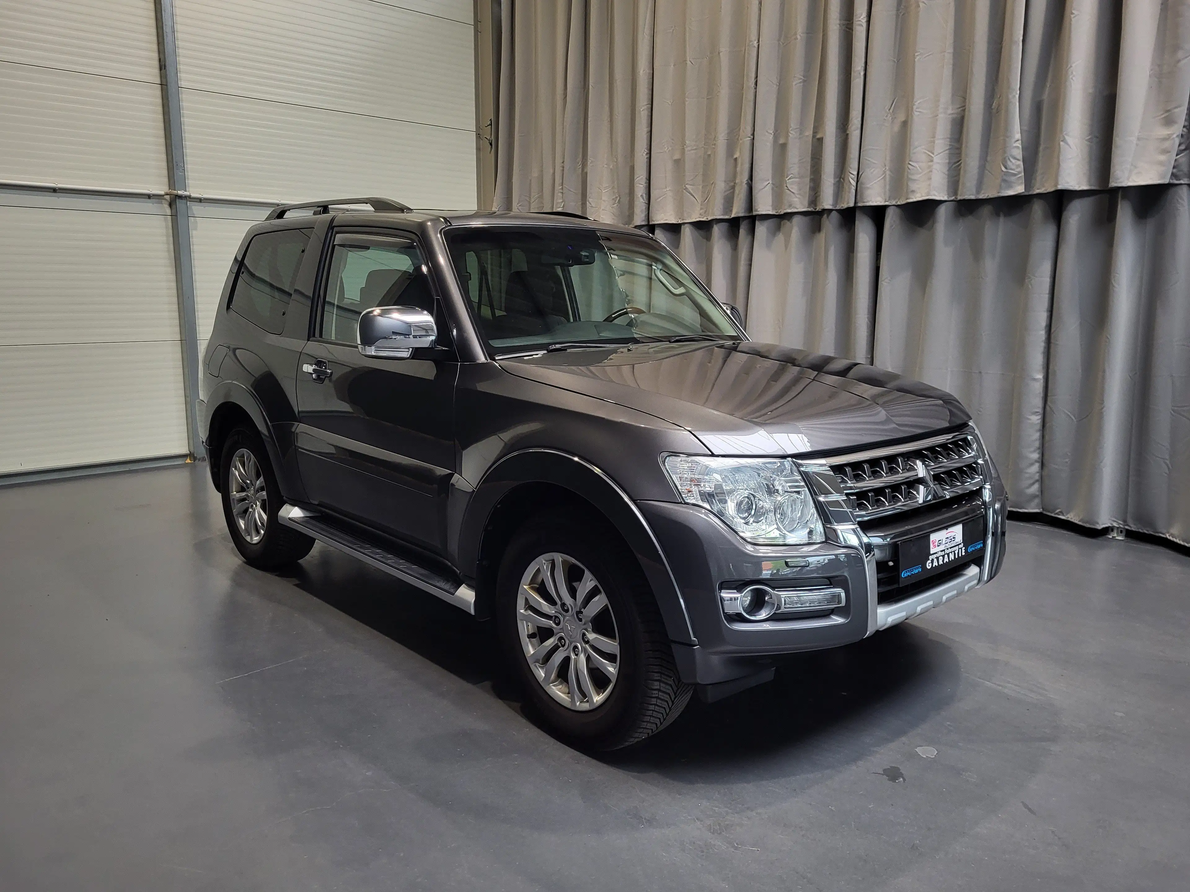 Mitsubishi Pajero 3.2 DI-D Top *Navi| Xenon| Kamera| AHK* — photo 3