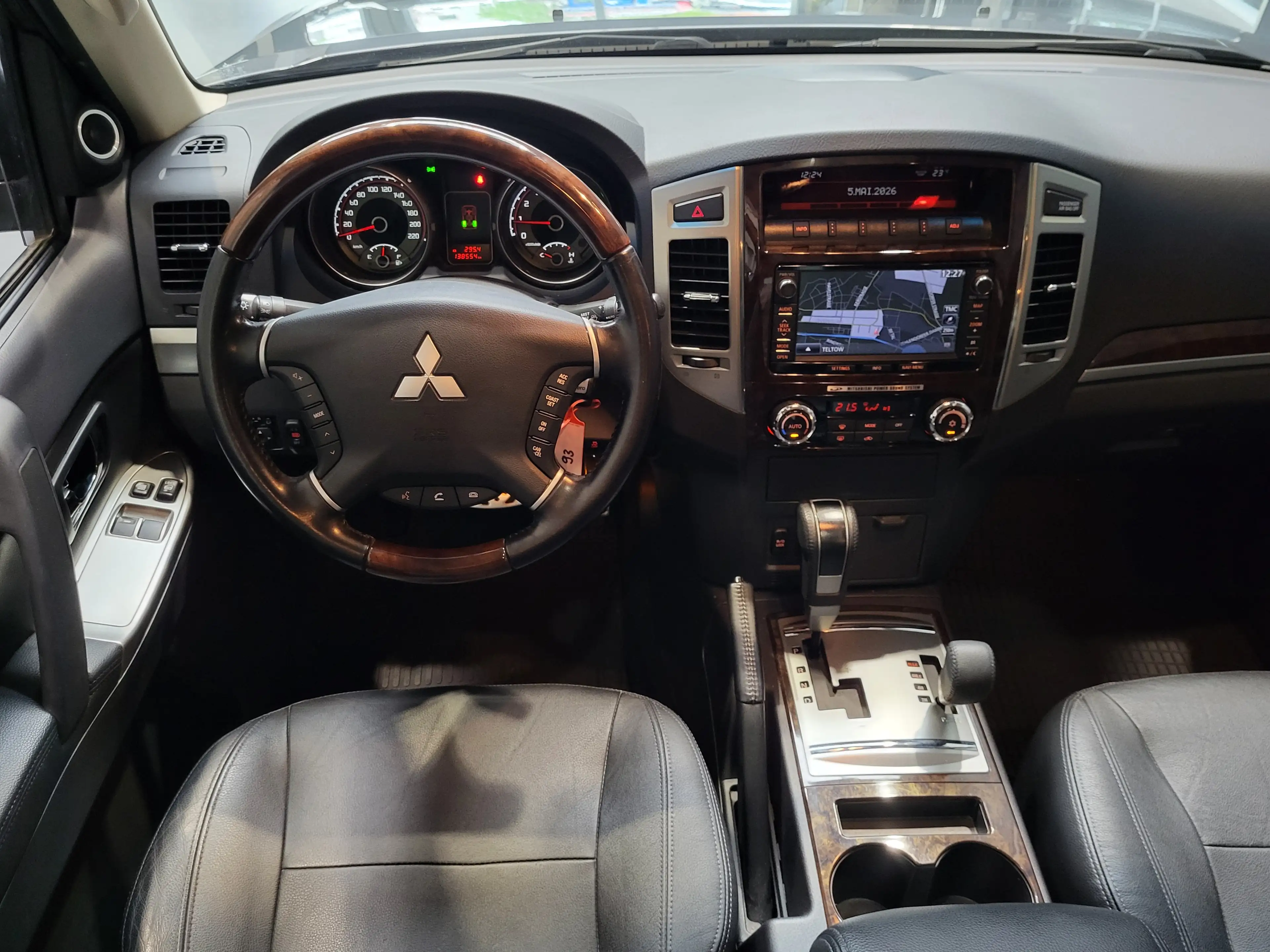 Mitsubishi Pajero 3.2 DI-D Top *Navi| Xenon| Kamera| AHK* — photo 14