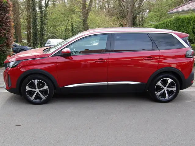 Peugeot 5008 5008 1.5 BlueHDi Allure Pack AUTO. 7 PL. 12.810 NETTO