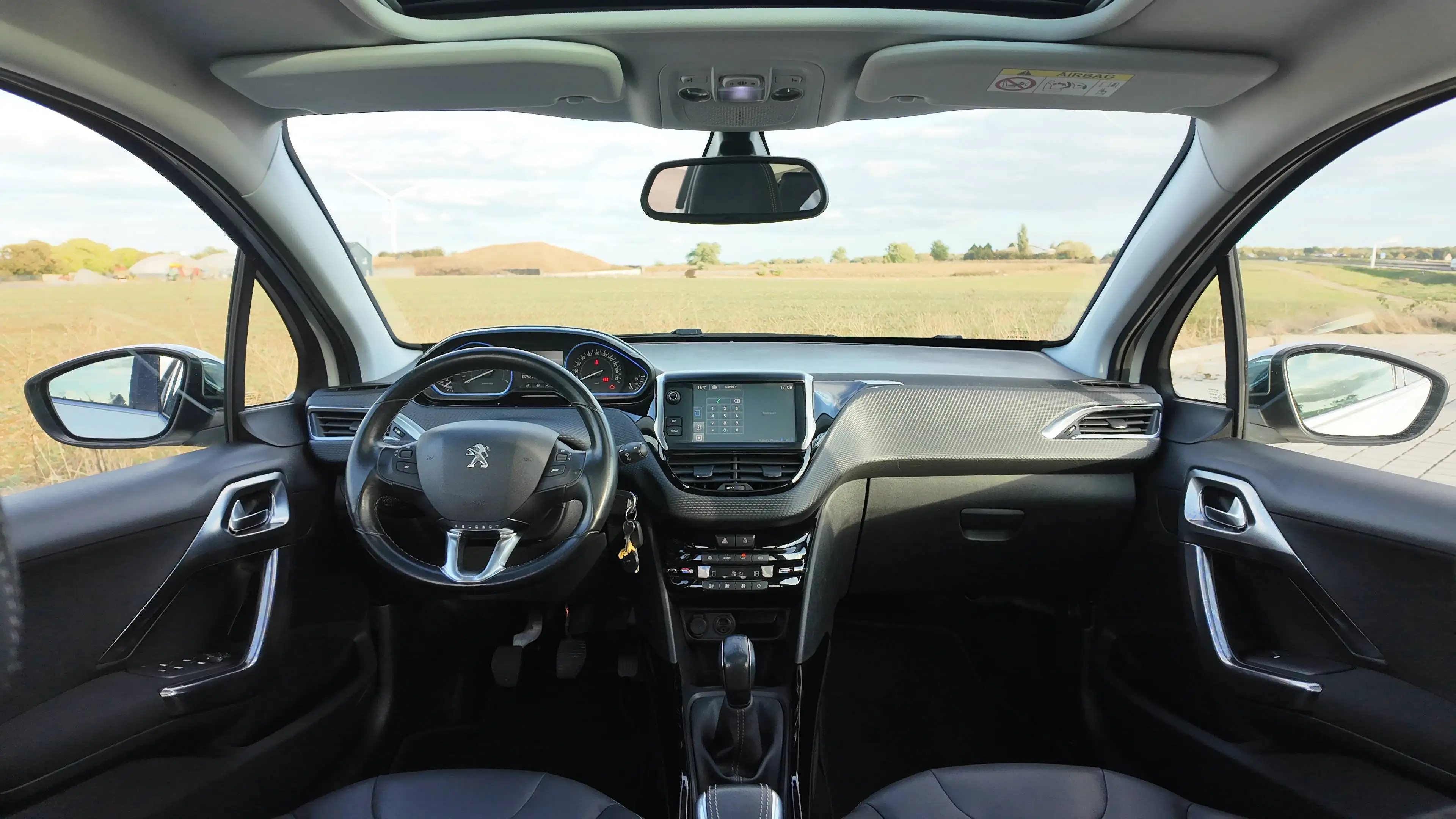 Peugeot 2008 Toit Panoramique — photo 10