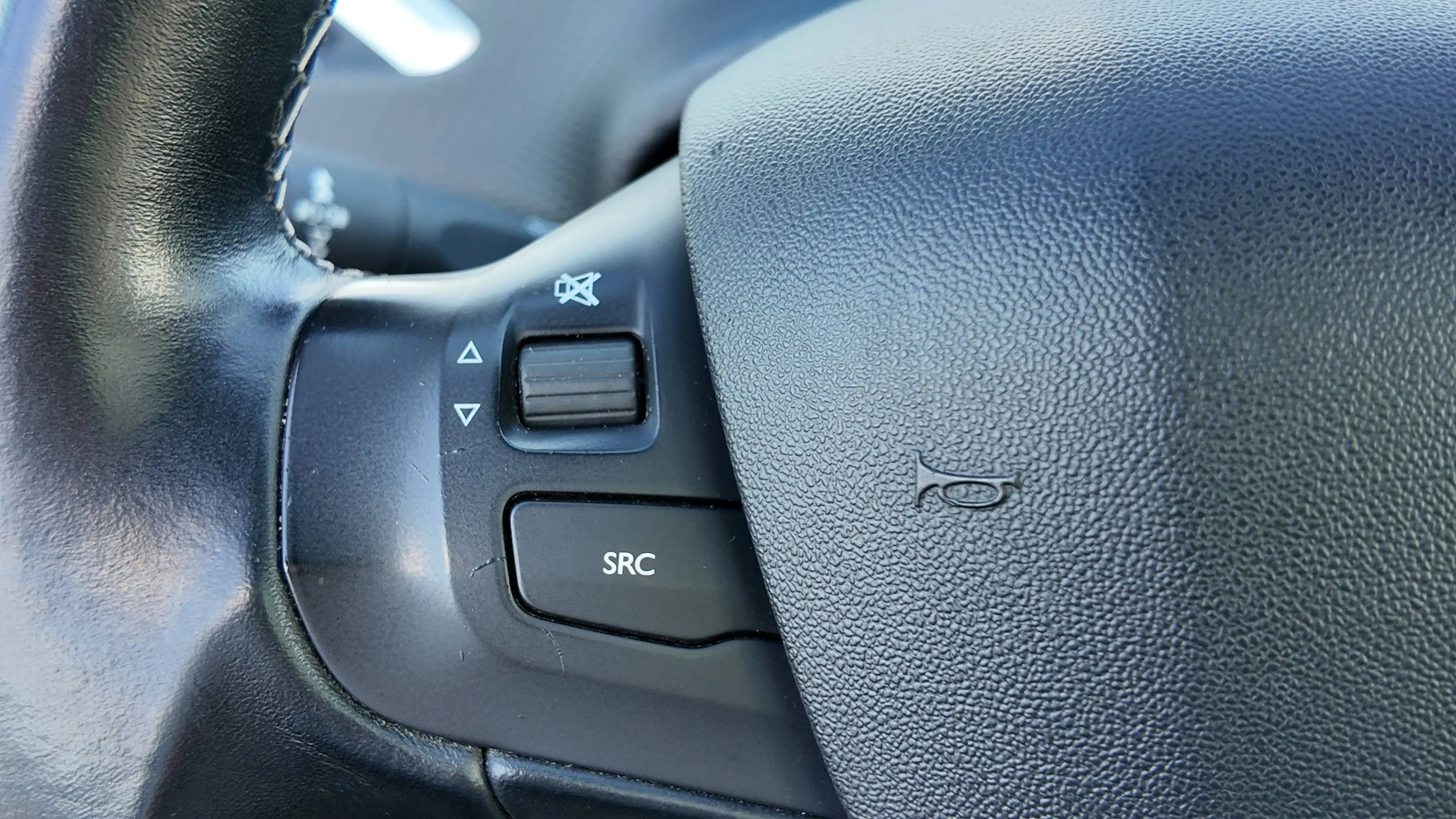 Peugeot 2008 Toit Panoramique — photo 12