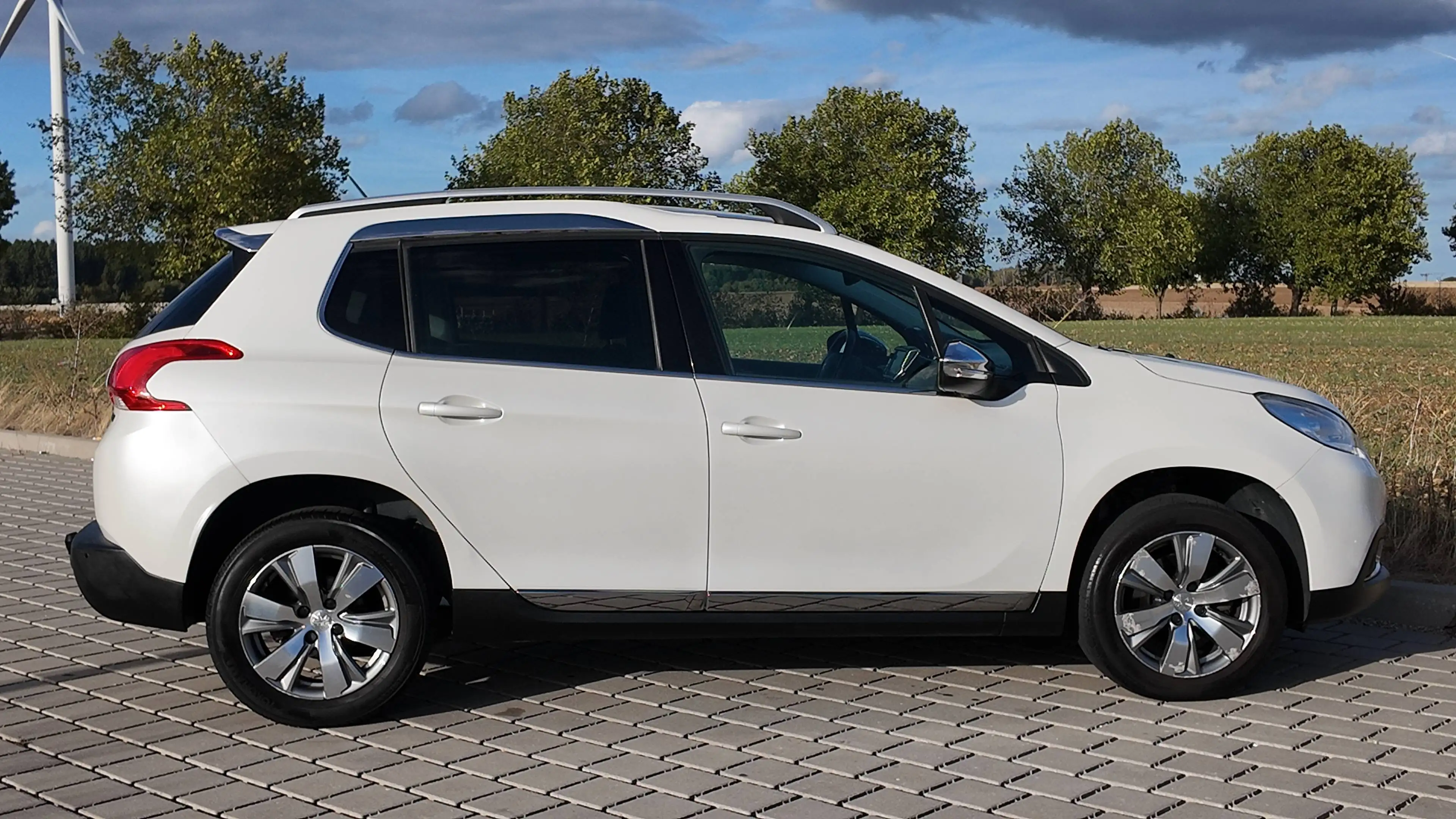 Peugeot 2008 Toit Panoramique — photo 4