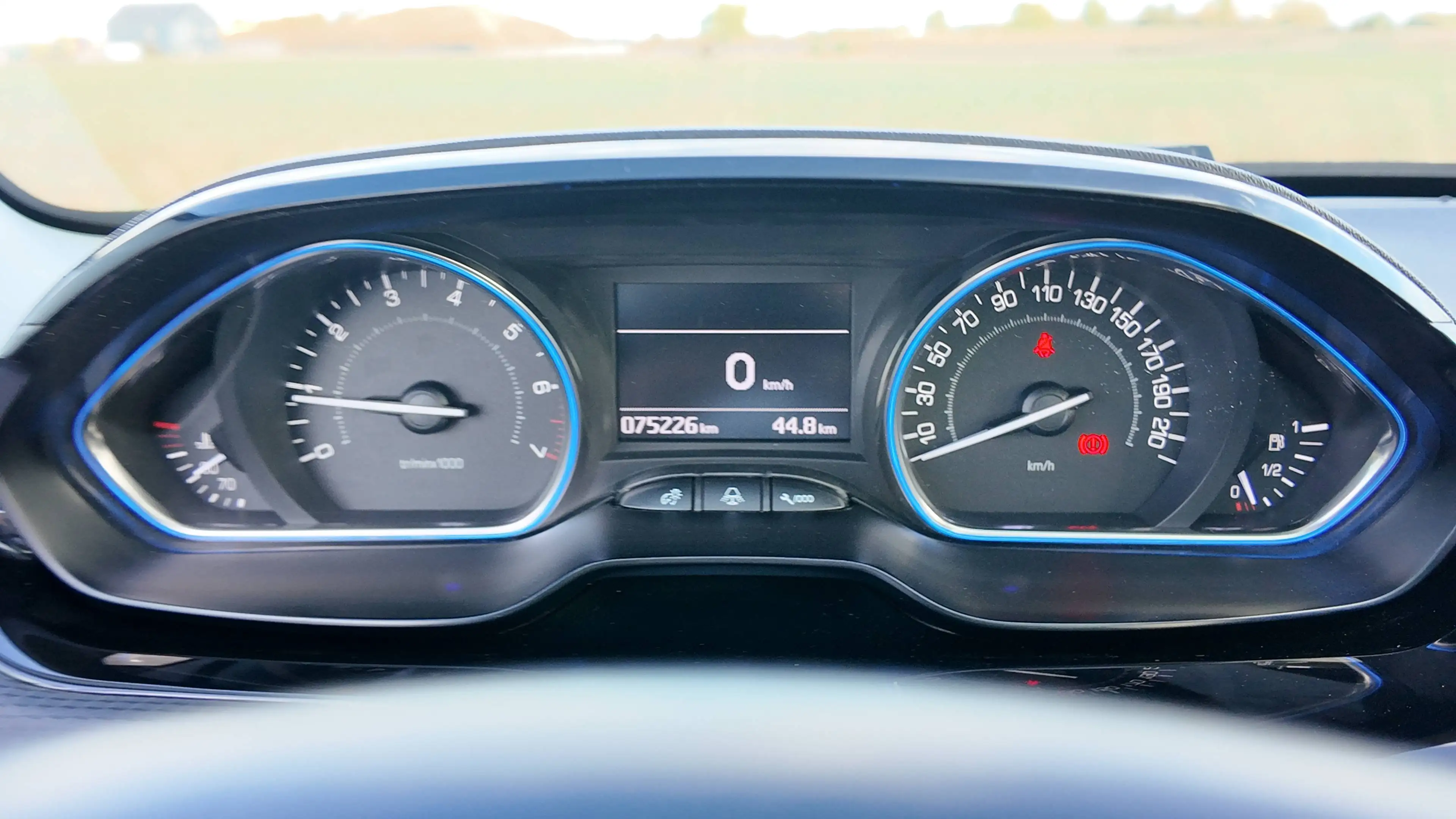 Peugeot 2008 Toit Panoramique — photo 15