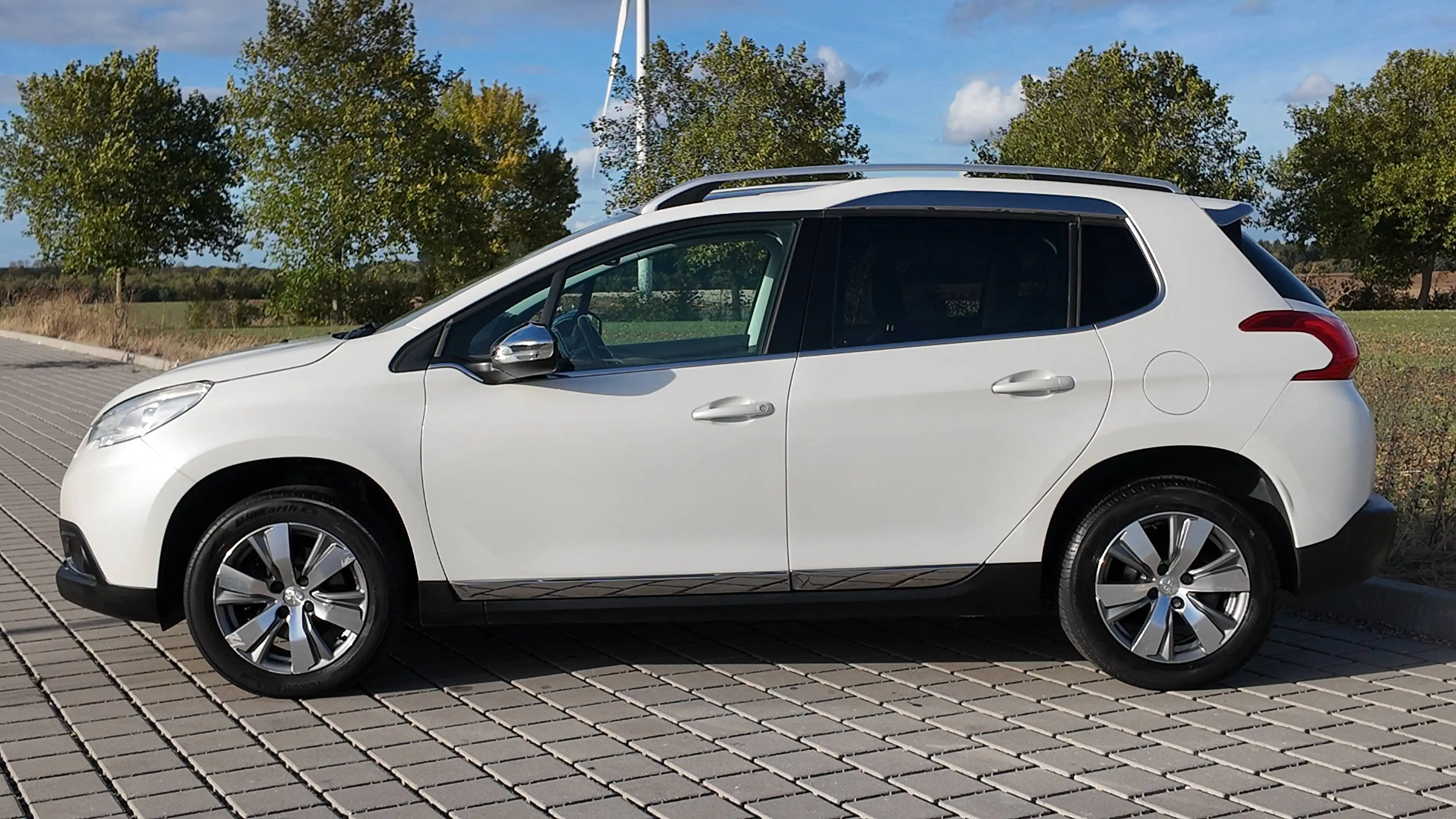 Peugeot 2008 Toit Panoramique — photo 3