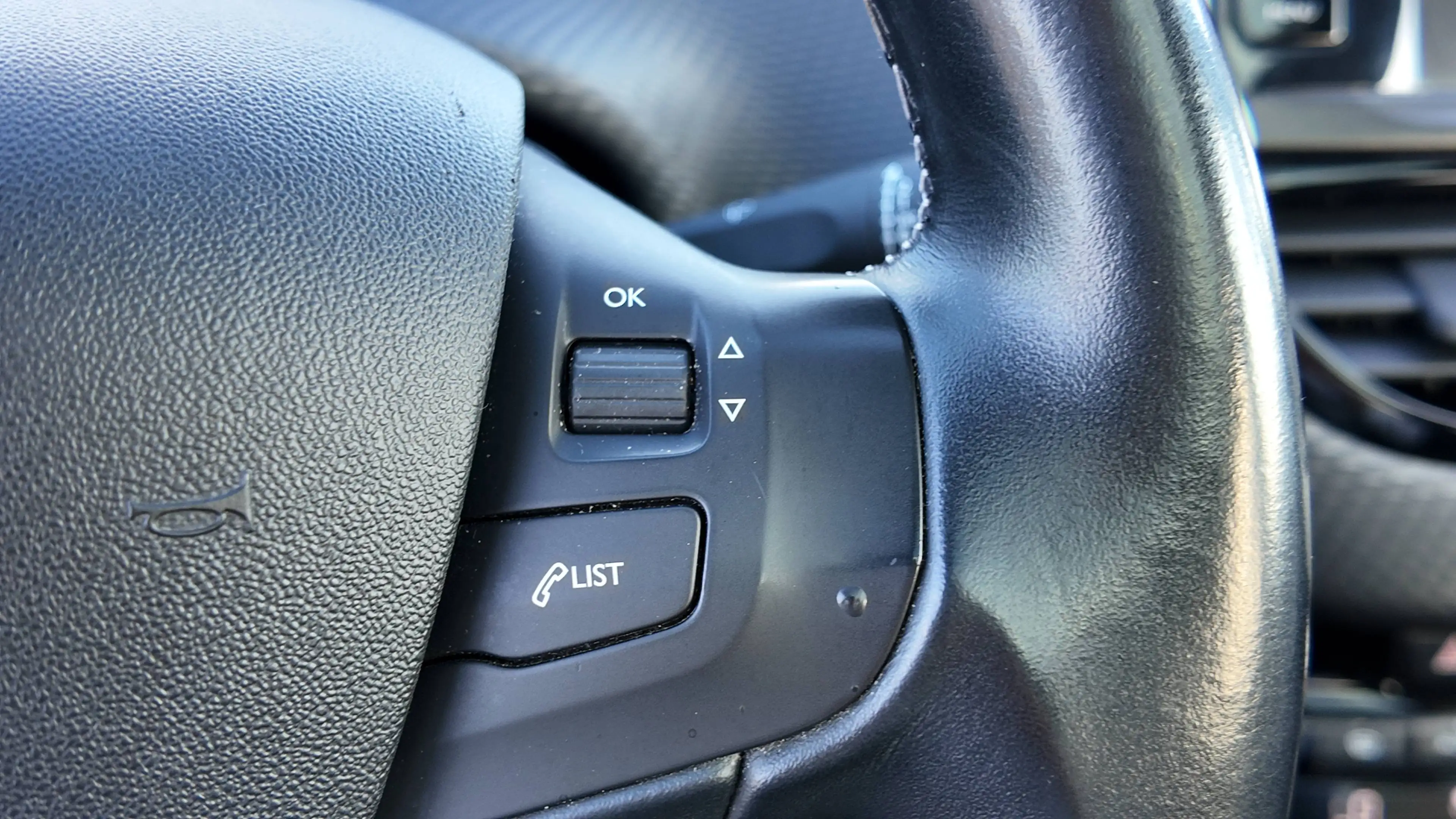 Peugeot 2008 Toit Panoramique — photo 13