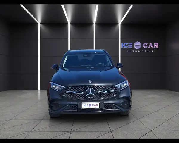 Mercedes-Benz GLC view 2