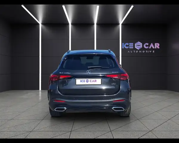 Mercedes-Benz GLC view 6