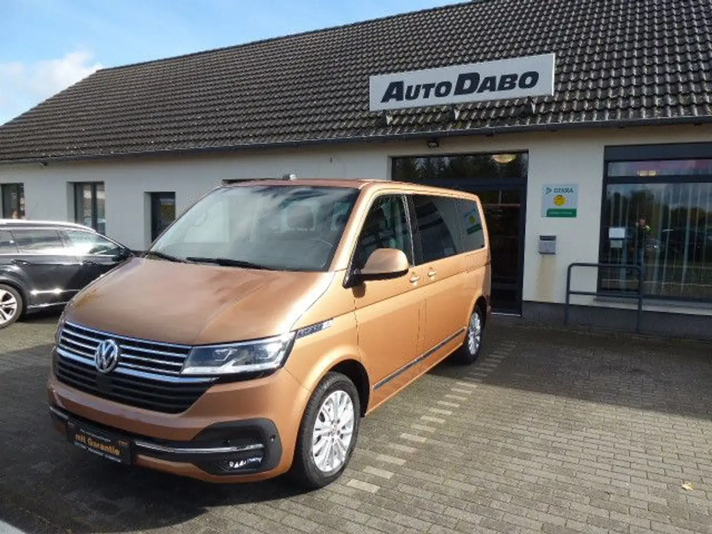 Volkswagen T6 Multivan T6.1 Multivan Highline Orange - 1